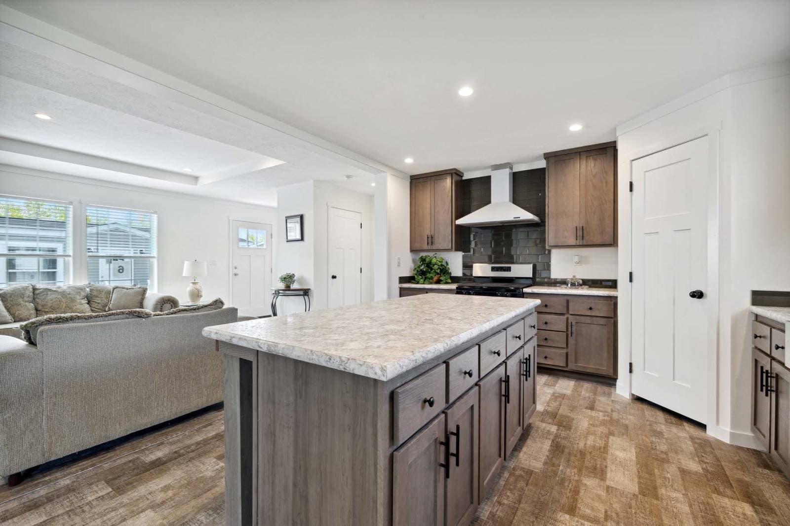 Elevate 60 kitchen home features