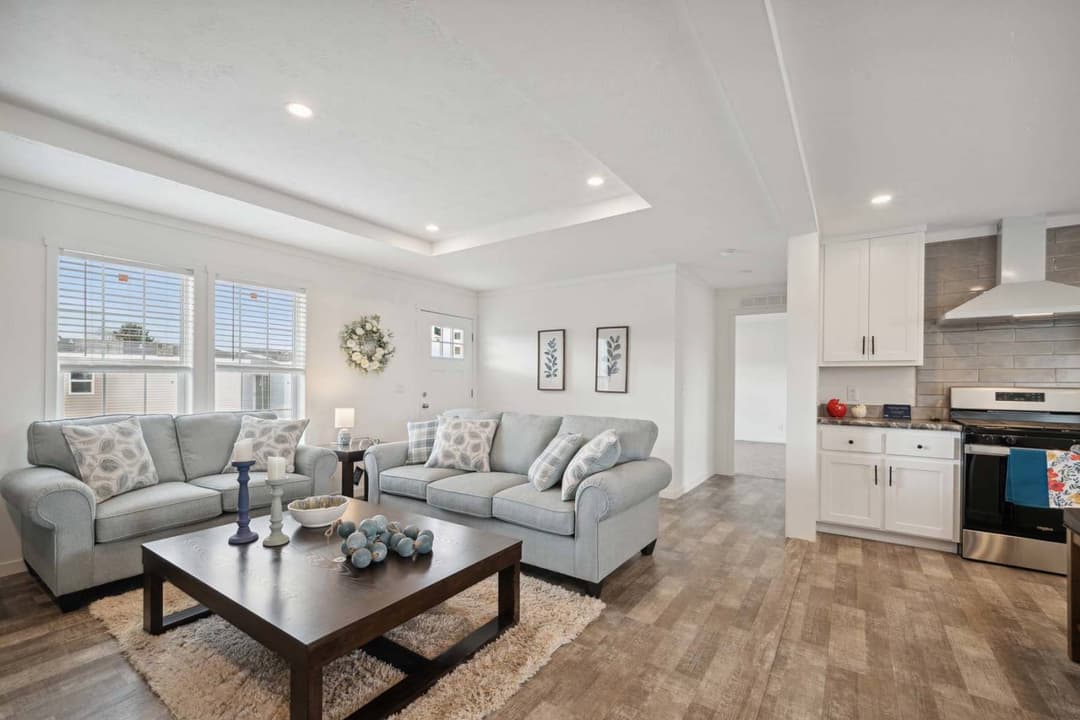 East point - pursuit interior home features