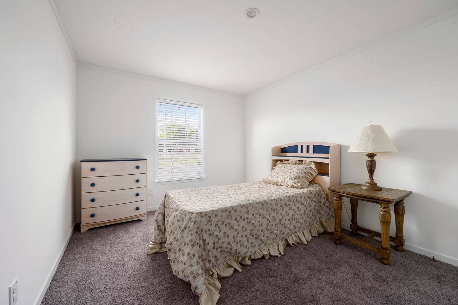 Attain bedroom home features