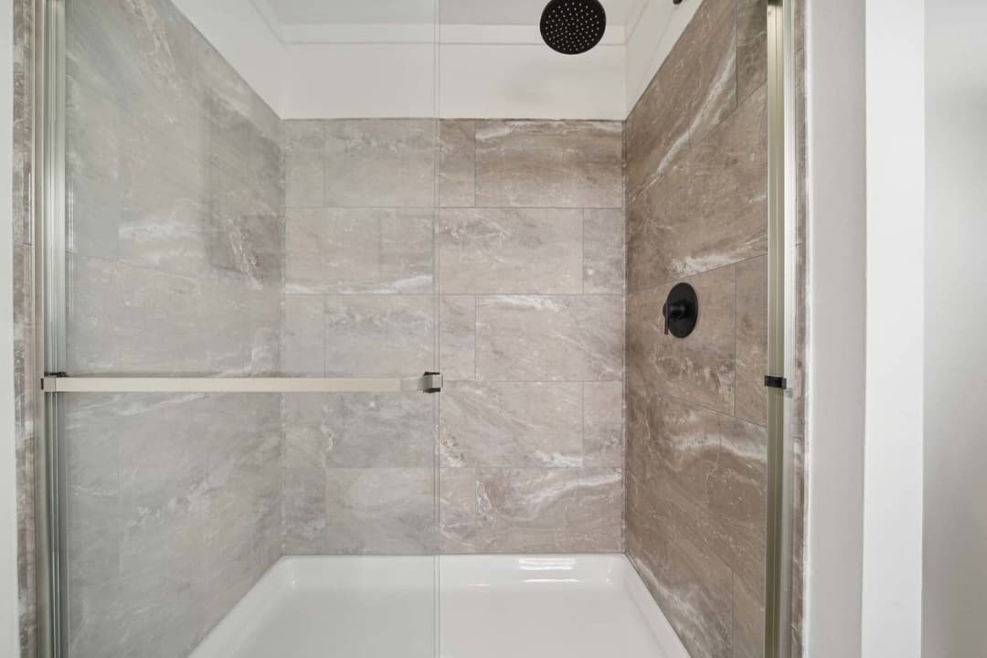 East point - encore bathroom home features