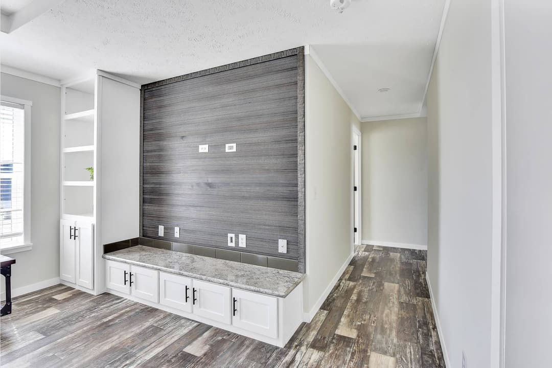 East point - elevate 56f interior home features