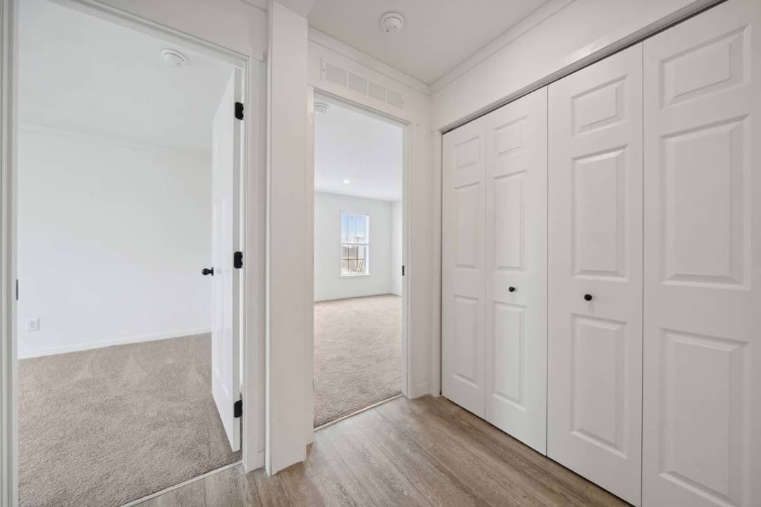 East point - encore bedroom home features