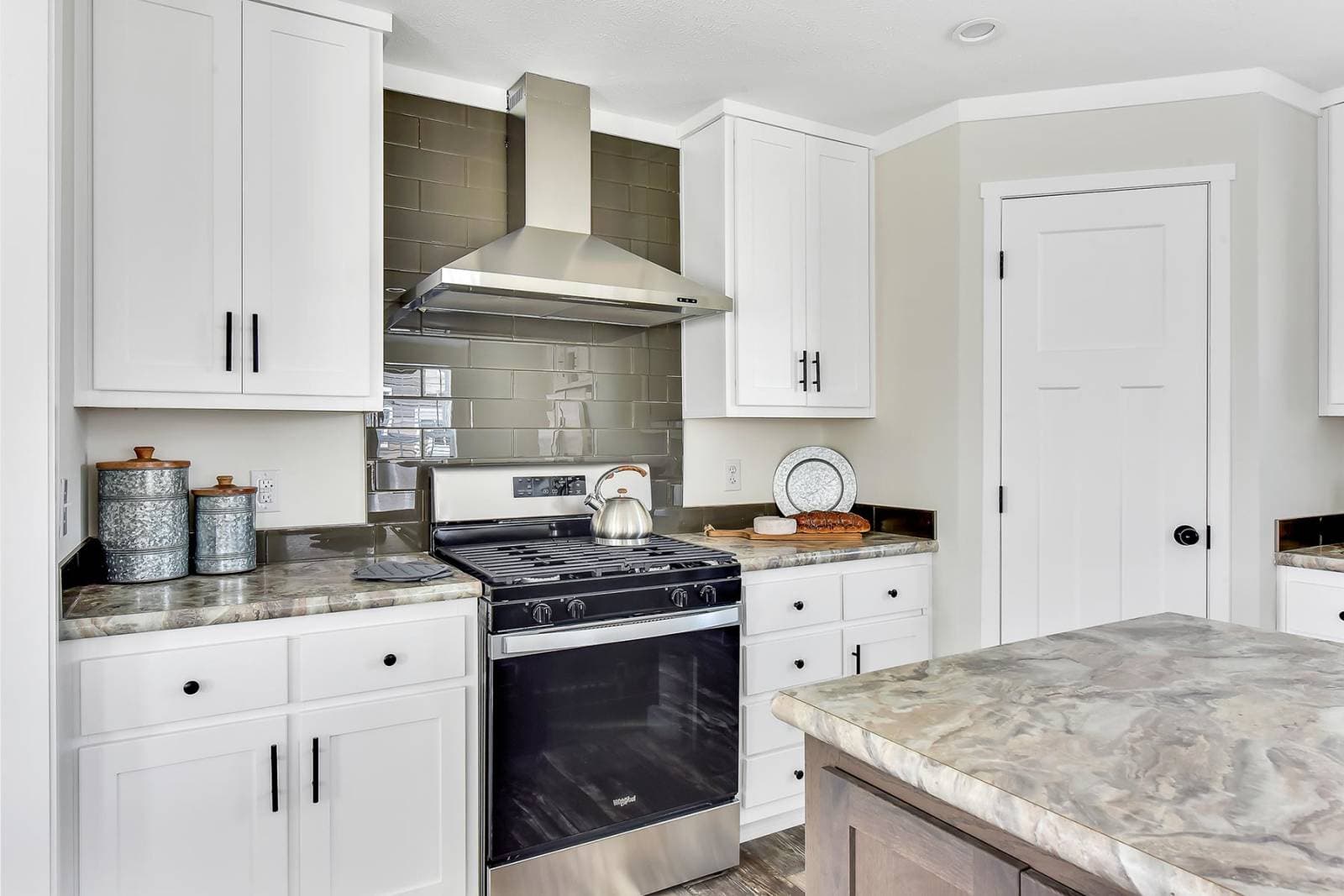 East point - elevate 56f kitchen home features