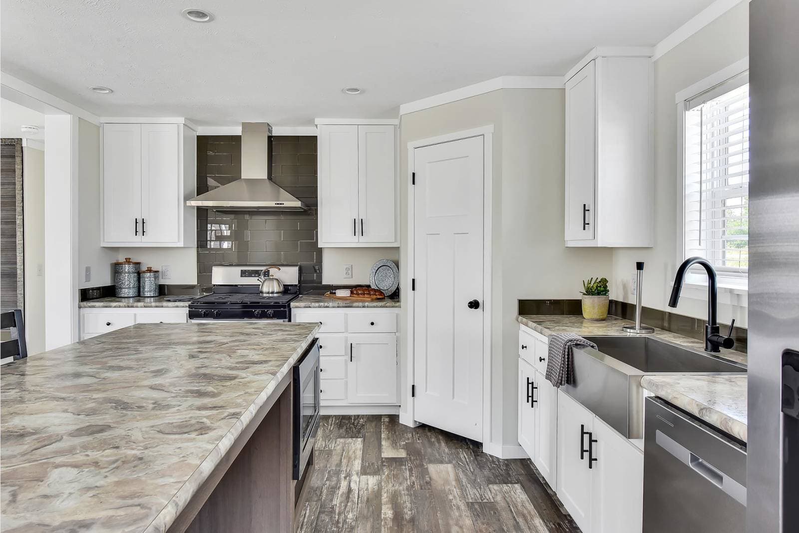 East point - elevate 56f kitchen home features