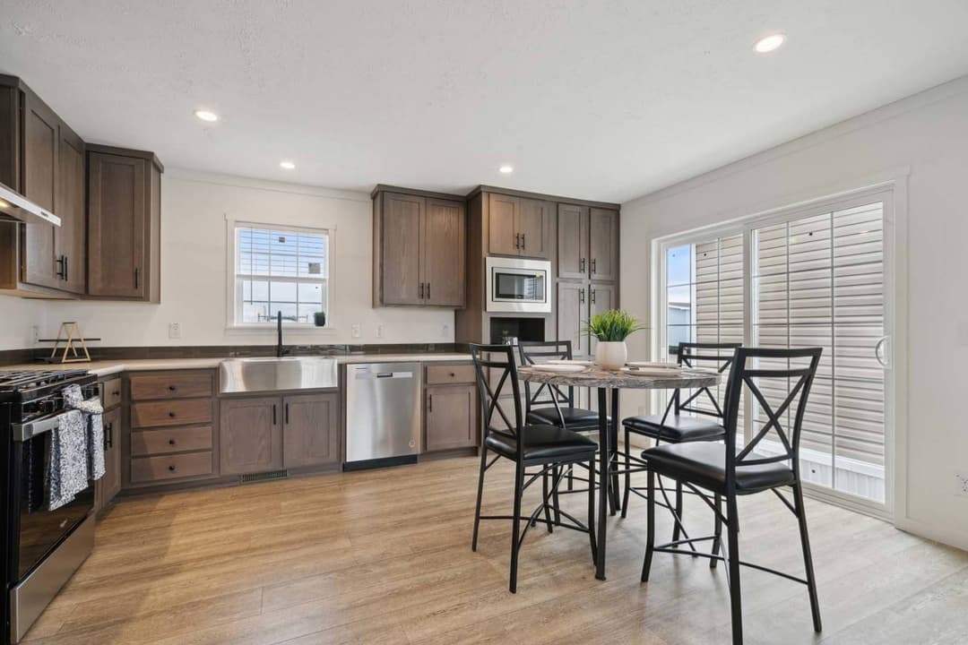 East point - encore kitchen home features